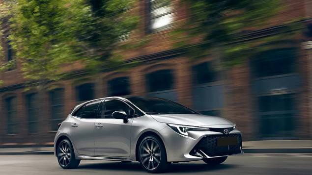 toyota corolla hatchback na operativny leasing 